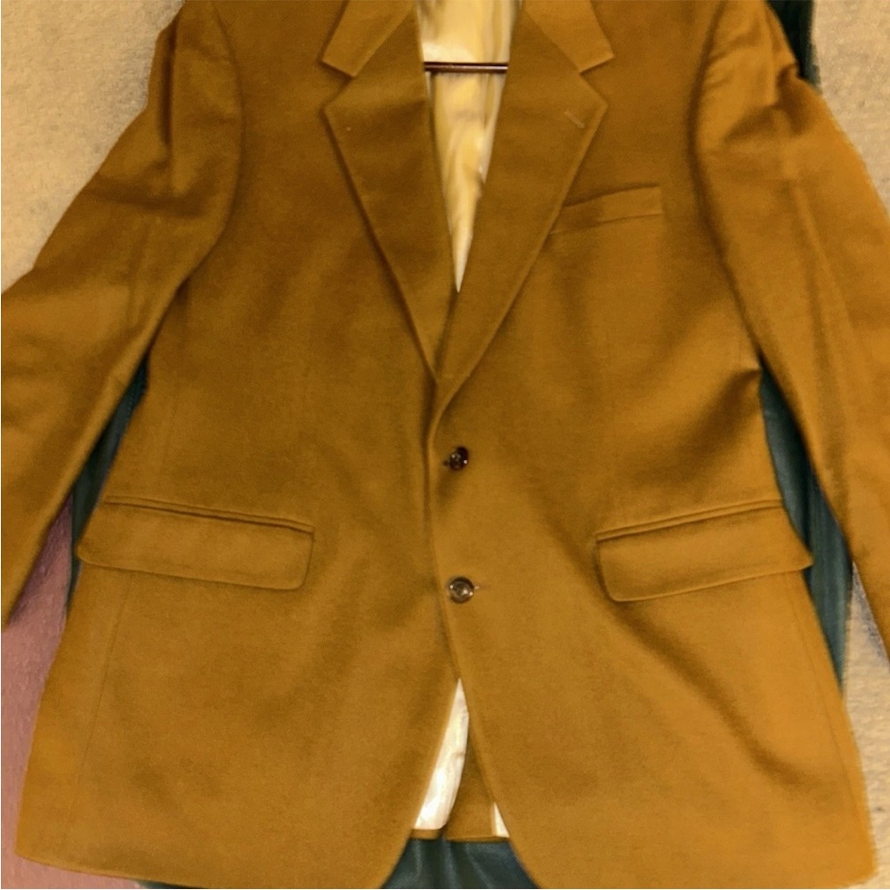 Elegant Tan Men's Blazer - Picture 8 of 13